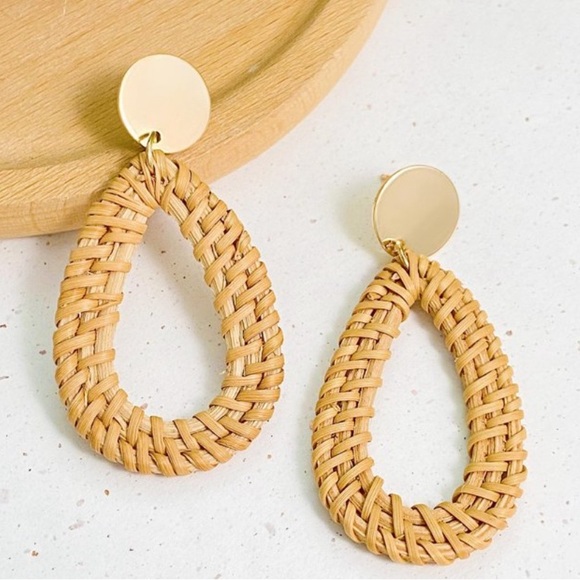 Rattan Teardrop Ethnic Earrings - Picture 7 of 10